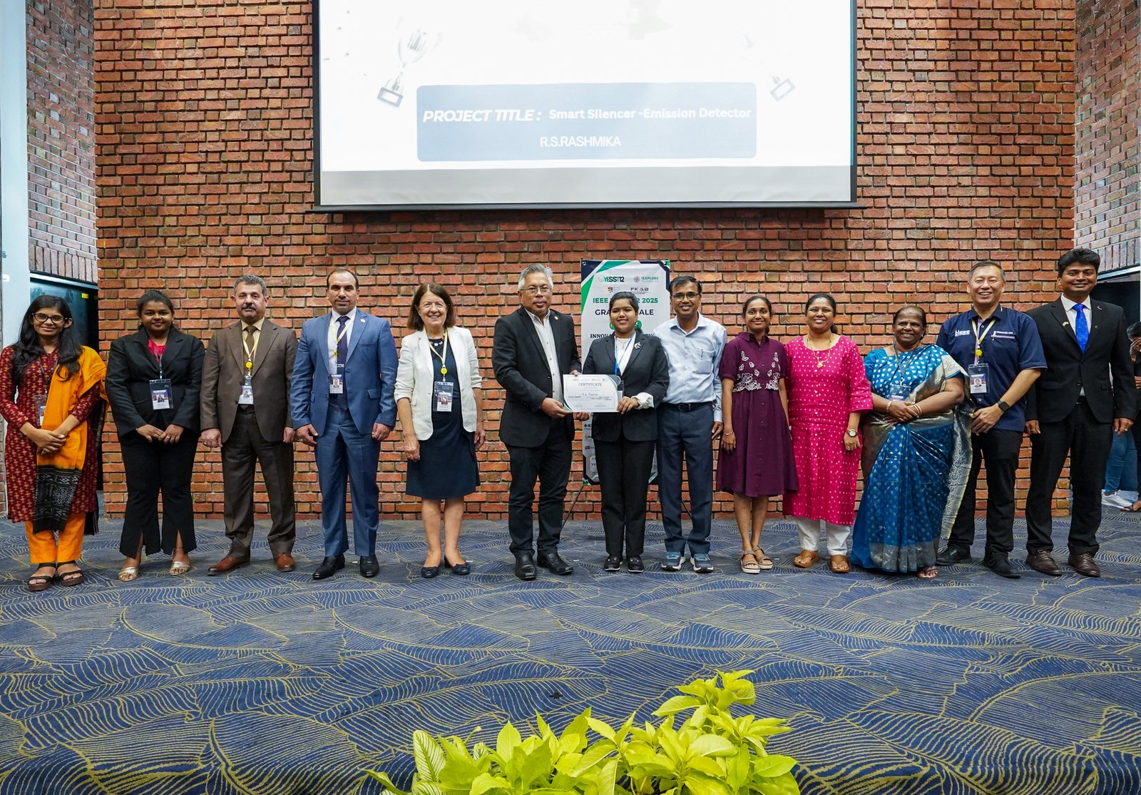 Junior Einstein Image