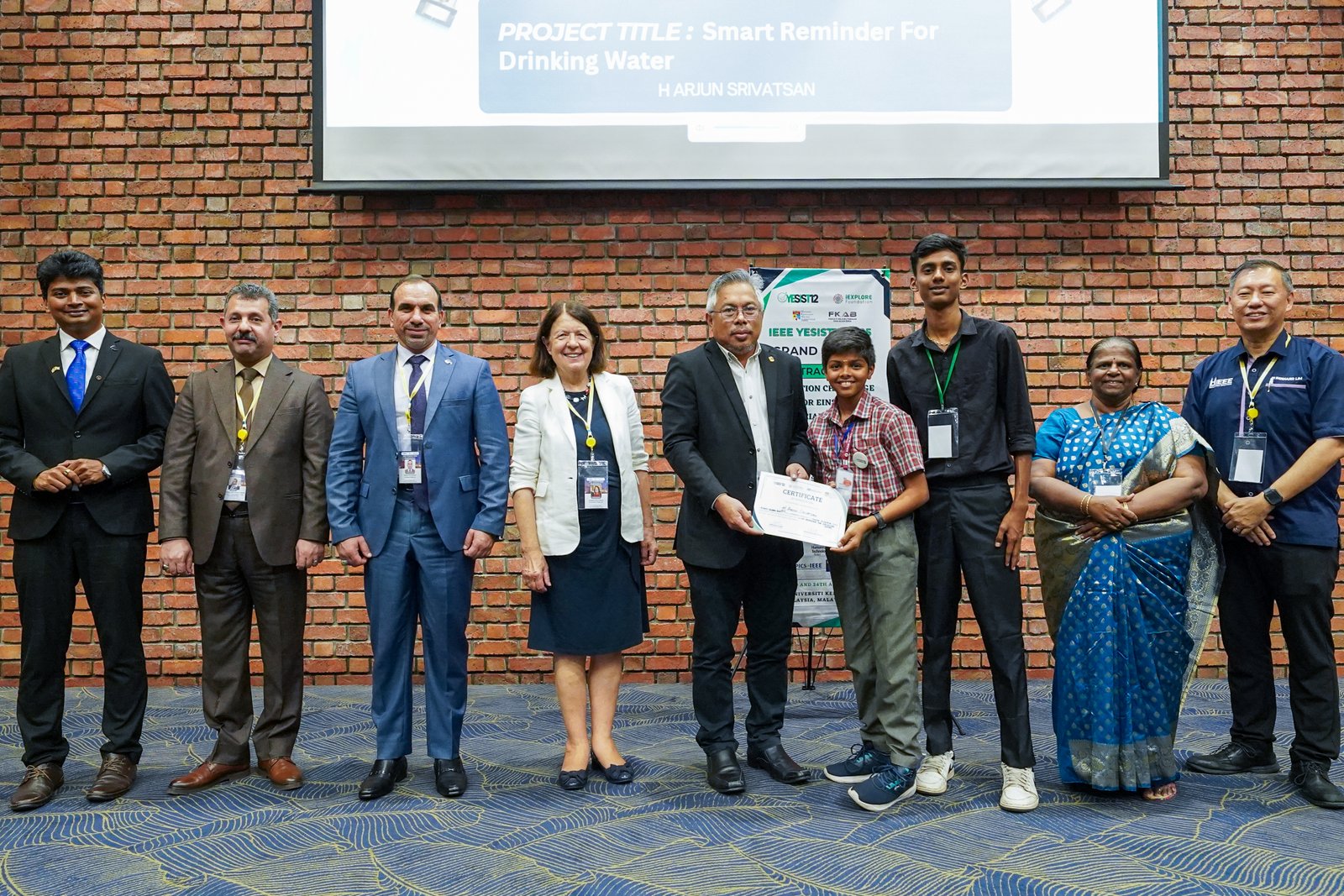 Junior Einstein Image